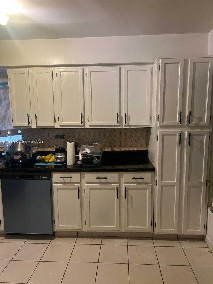 Small Image of 141 NORTH EAST 209TH ST, Miami Gardens Number 14