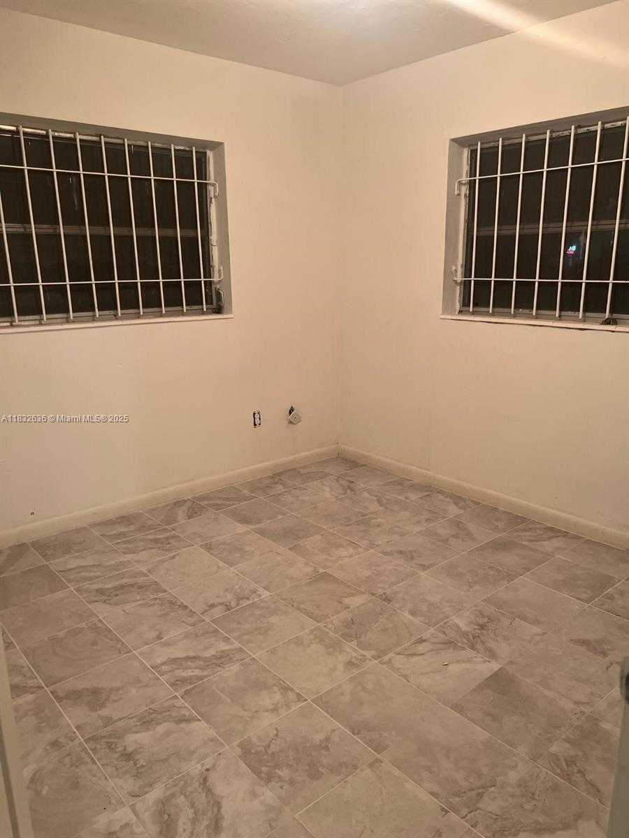 Small Image of 141 NORTH EAST 209TH ST, Miami Gardens Number 20