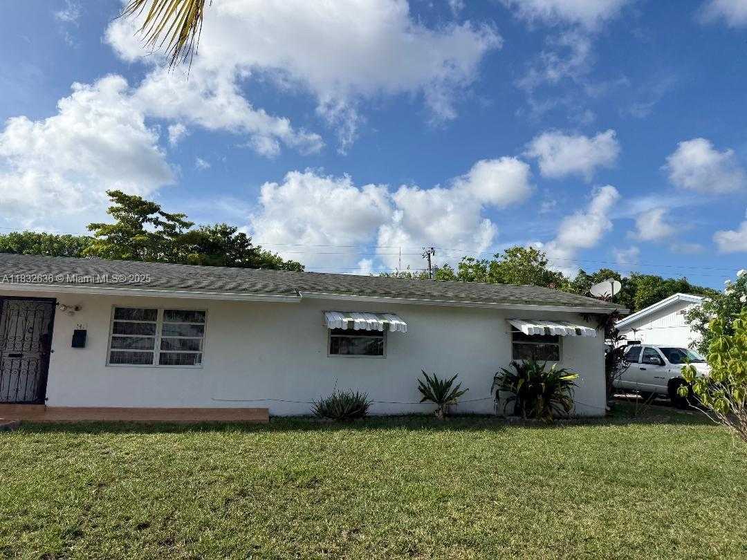 Small Image of 141 NORTH EAST 209TH ST, Miami Gardens Number 4