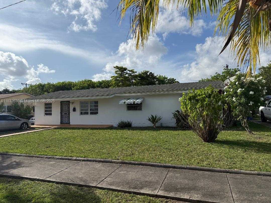 Small Image of 141 NORTH EAST 209TH ST, Miami Gardens Number 5