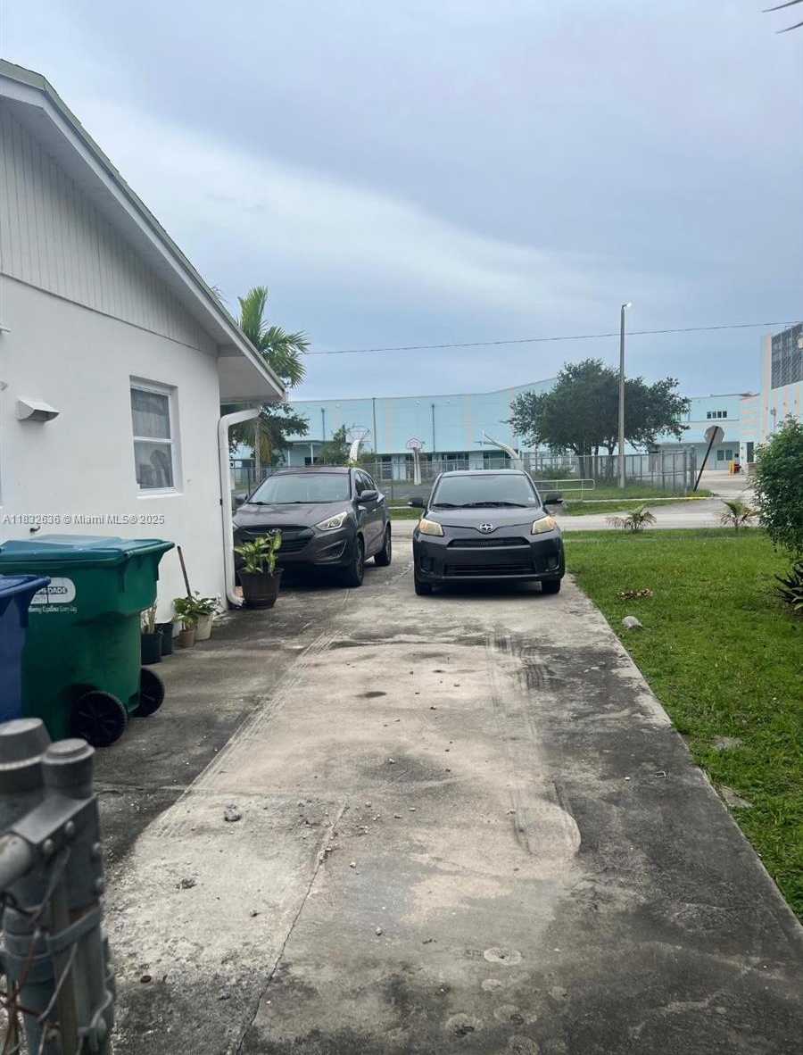 Small Image of 141 NORTH EAST 209TH ST, Miami Gardens Number 6