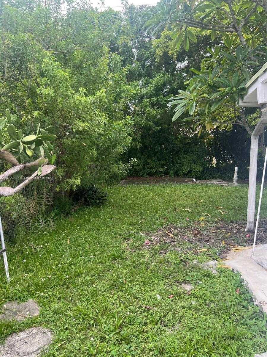 Small Image of 141 NORTH EAST 209TH ST, Miami Gardens Number 7