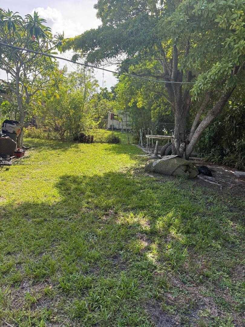 Small Image of 141 NORTH EAST 209TH ST, Miami Gardens Number 8