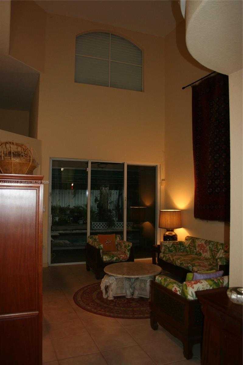 Small Image of Doral Number 14