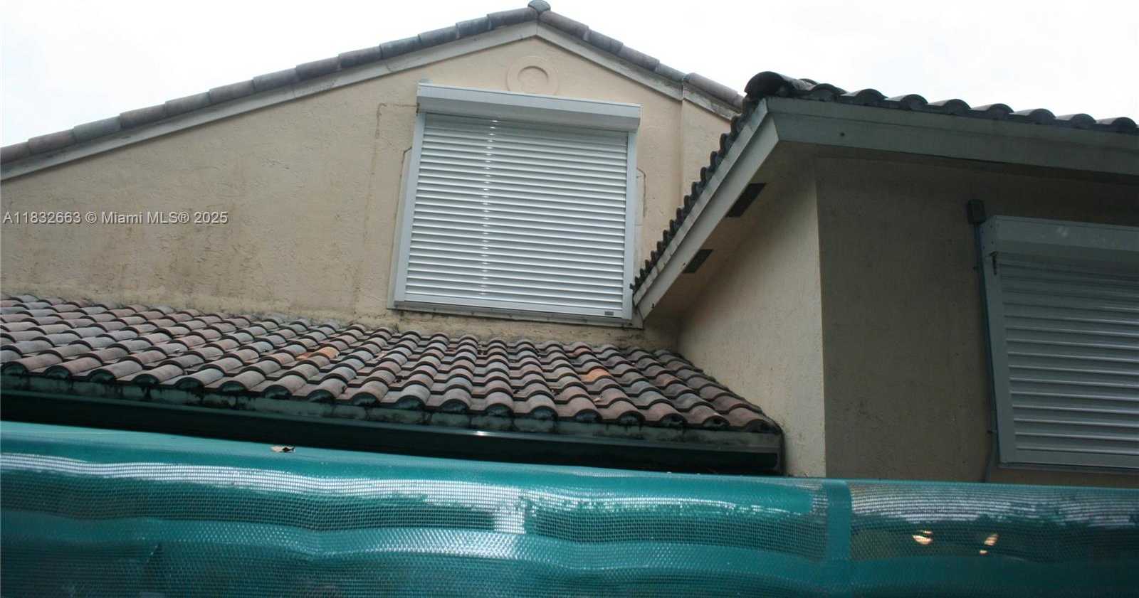 Small Image of Doral Number 27