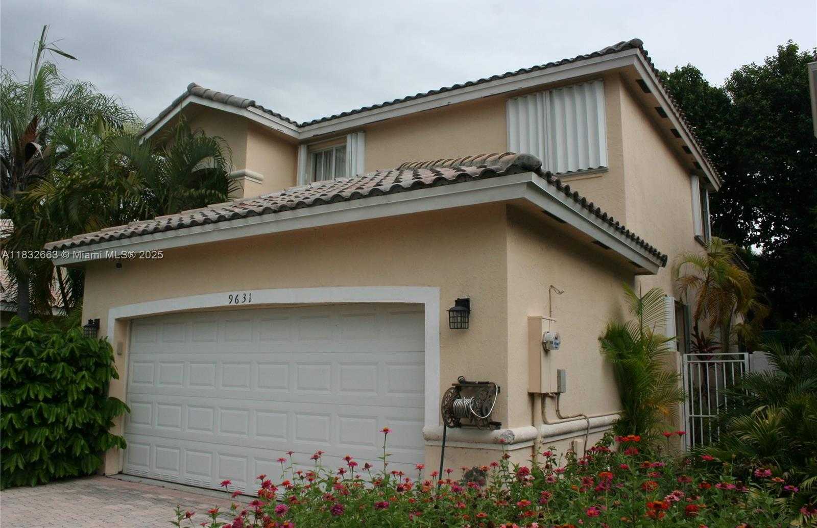 Small Image of Doral Number 3