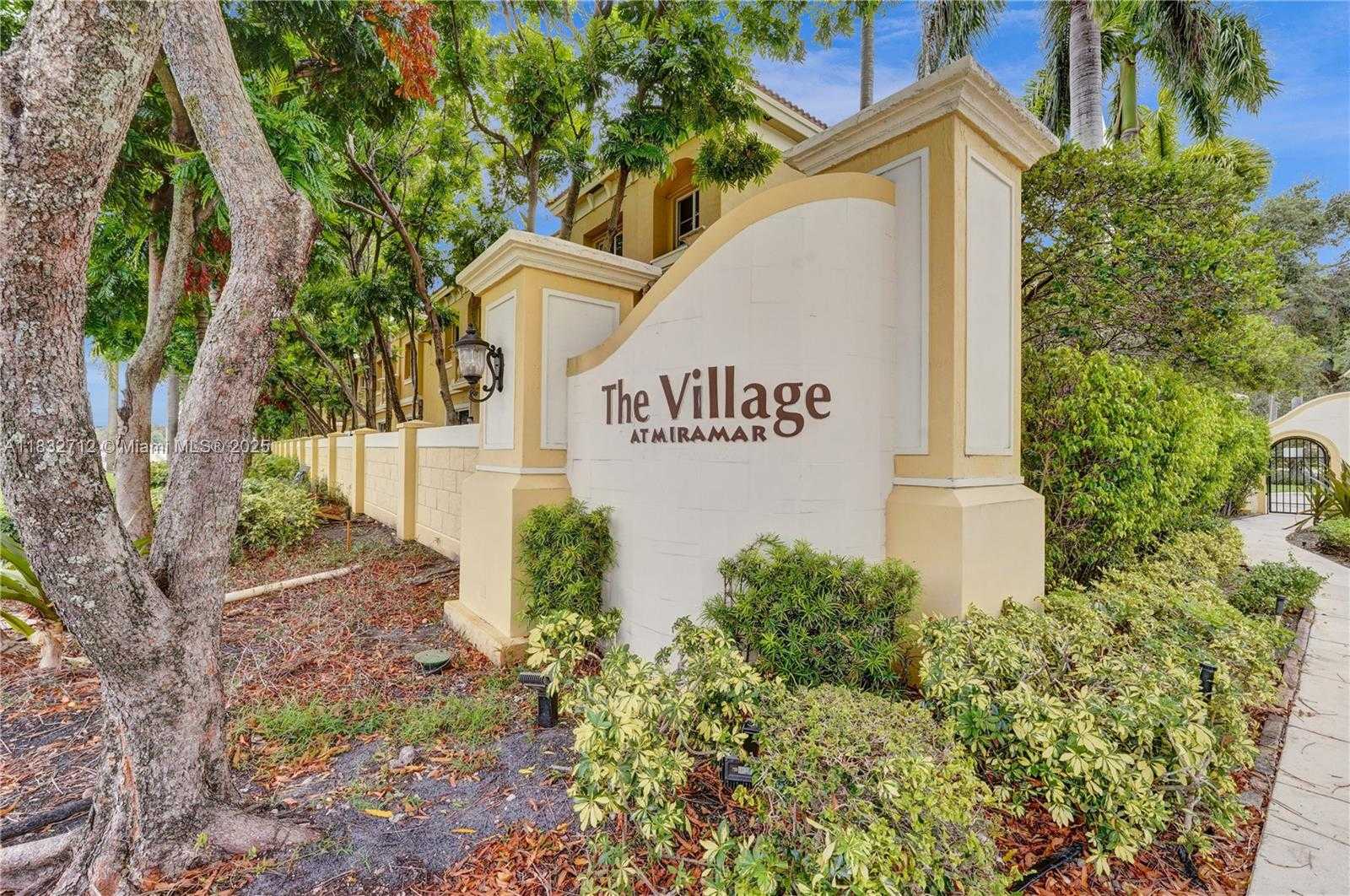 Small Image of 8993 SOUTH WEST 17TH CT, Miramar Number 2