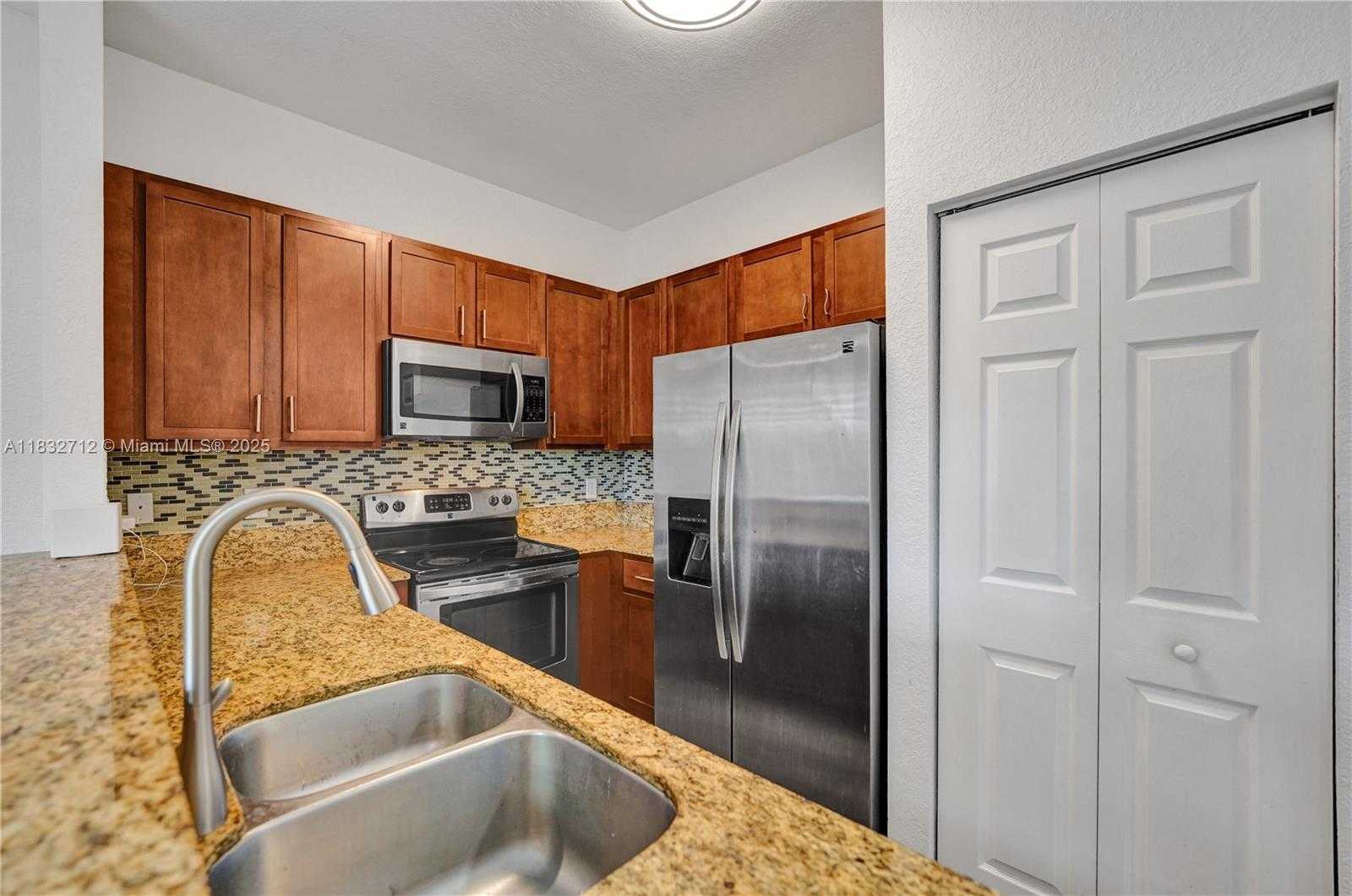 Small Image of 8993 SOUTH WEST 17TH CT, Miramar Number 23