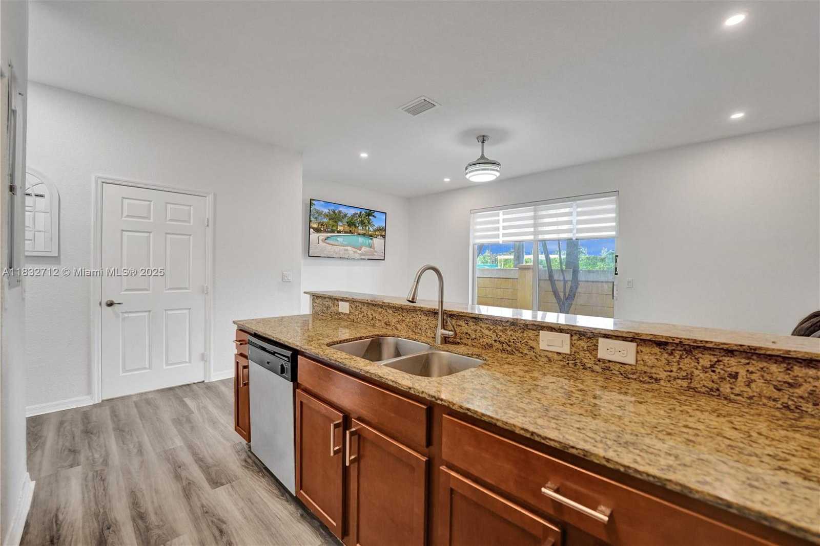Small Image of 8993 SOUTH WEST 17TH CT, Miramar Number 25