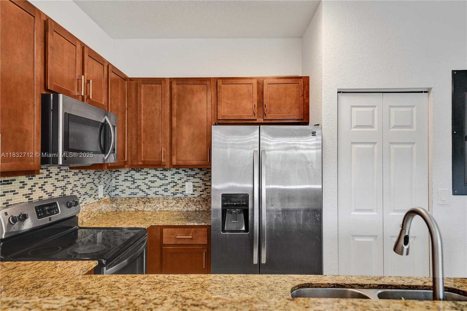 Small Image of 8993 SOUTH WEST 17TH CT, Miramar Number 29