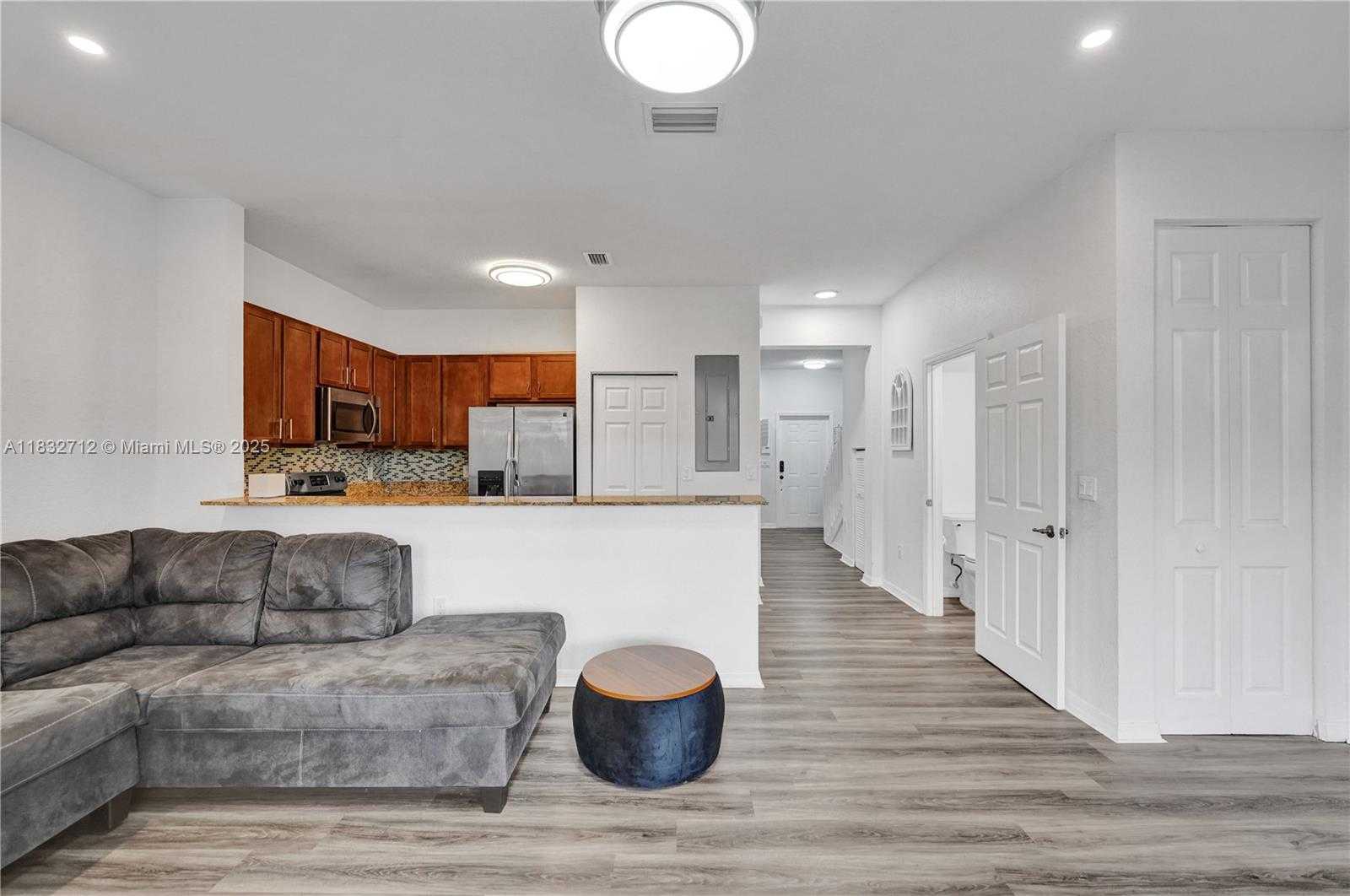 Small Image of 8993 SOUTH WEST 17TH CT, Miramar Number 33