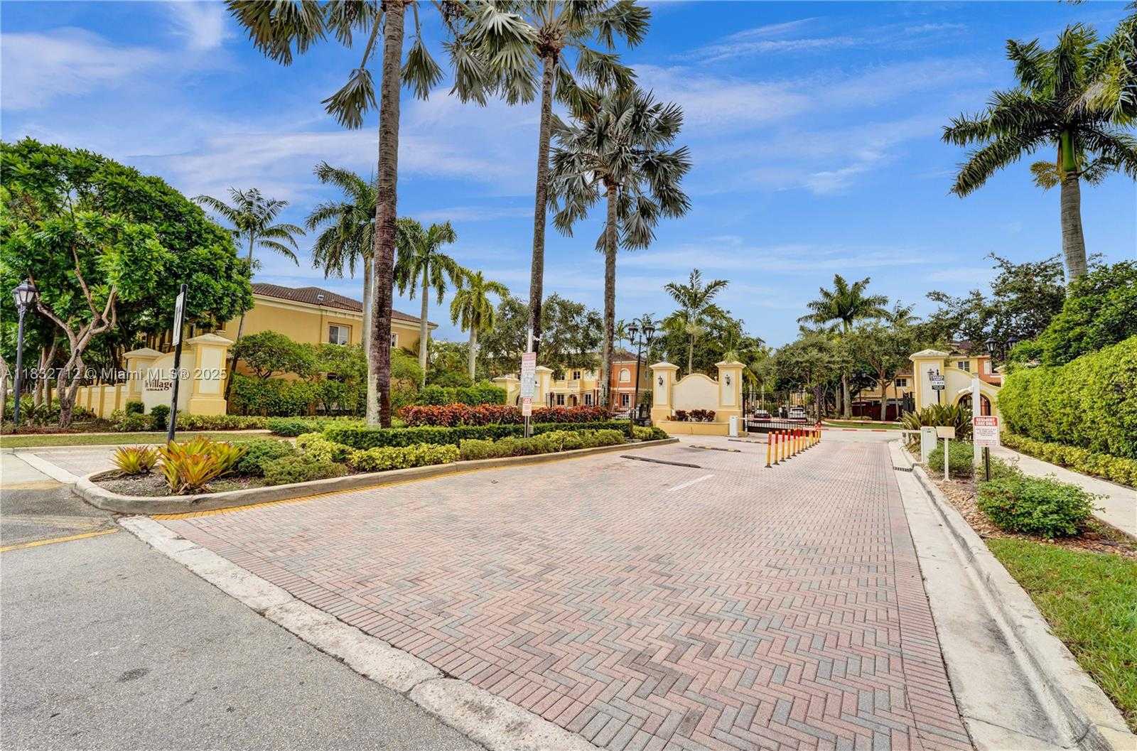 Small Image of 8993 SOUTH WEST 17TH CT, Miramar Number 4
