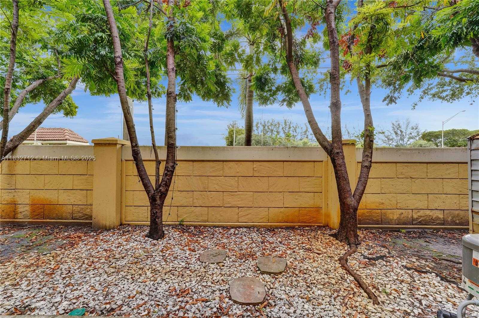 Small Image of 8993 SOUTH WEST 17TH CT, Miramar Number 69