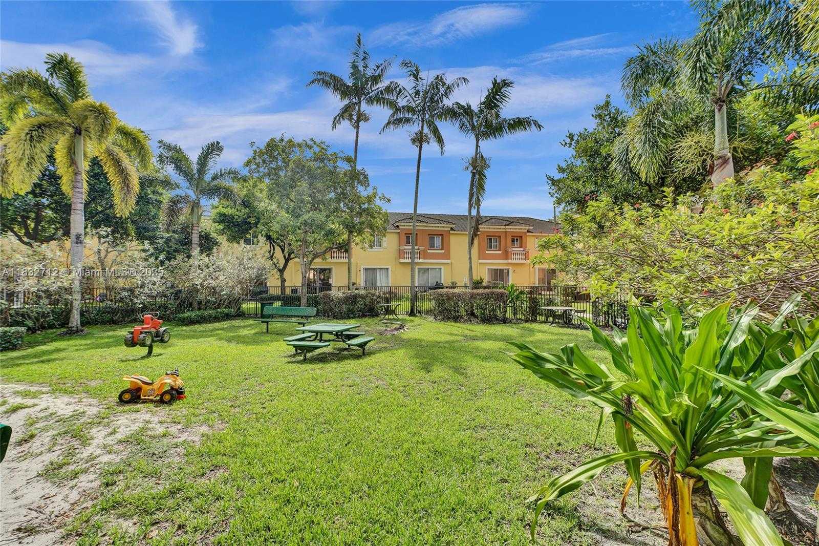 Small Image of 8993 SOUTH WEST 17TH CT, Miramar Number 70