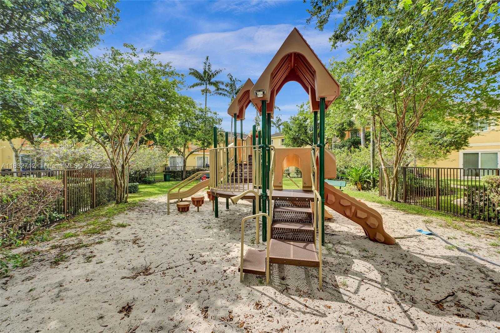 Small Image of 8993 SOUTH WEST 17TH CT, Miramar Number 71