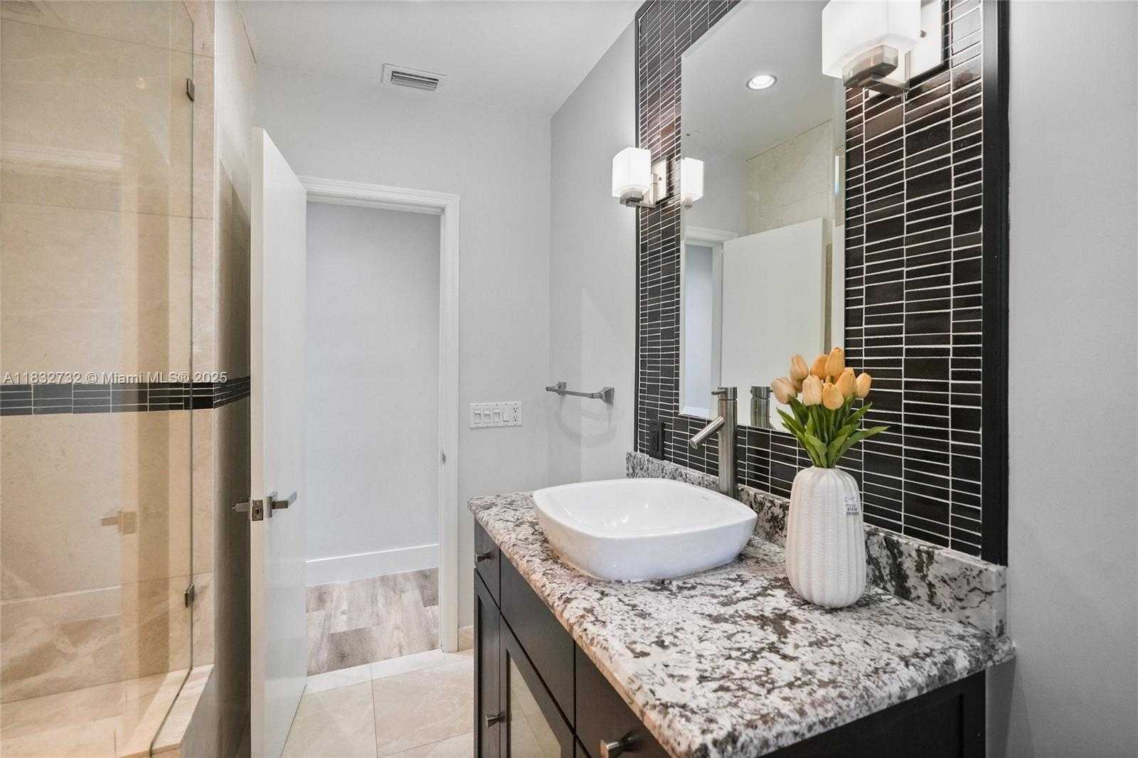 Small Image of 1221 NORTH EAST 87TH ST, Miami Number 9