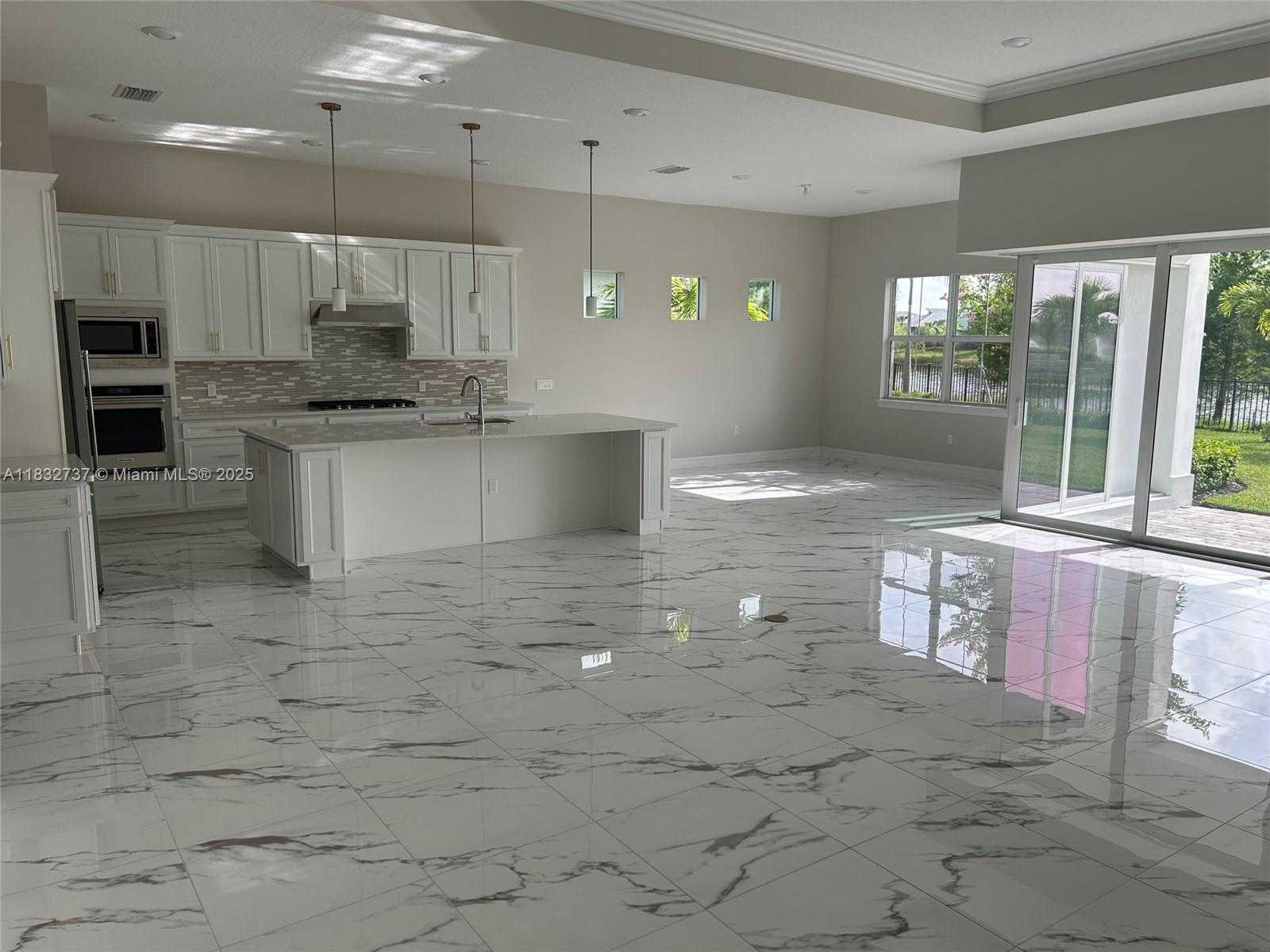 Small Image of 10904 STELLAR CIR, Palm Beach Gardens Number 3