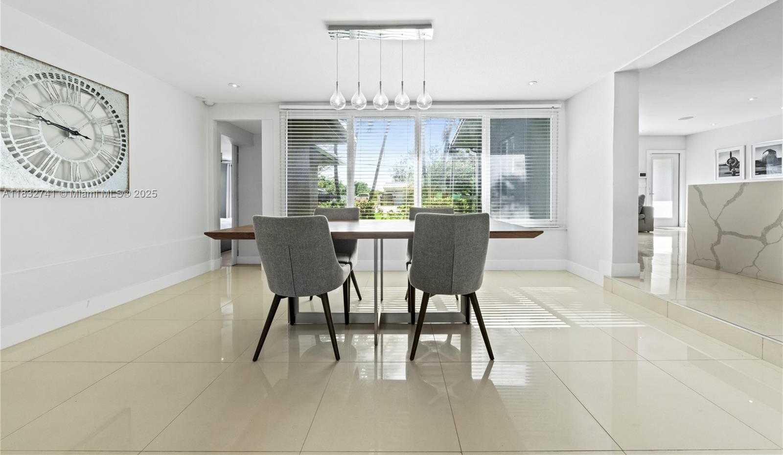Small Image of 217 EAST ACRE DR, Plantation Number 16