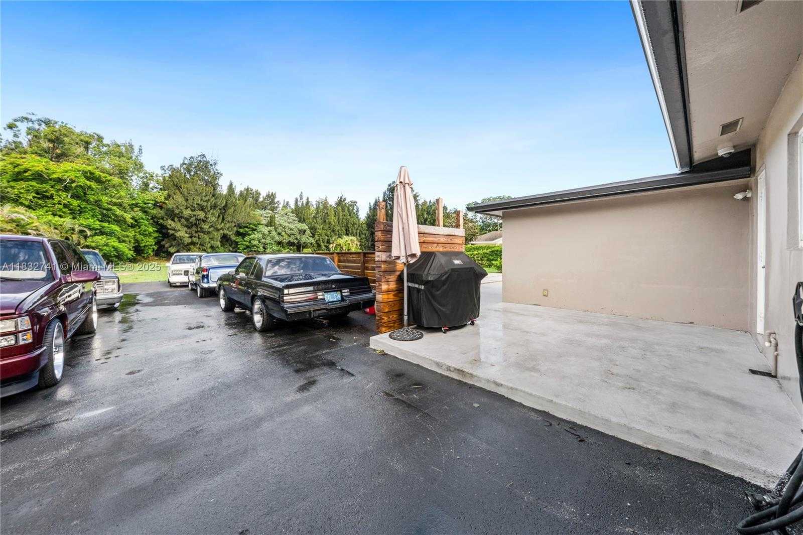 Small Image of 217 EAST ACRE DR, Plantation Number 35