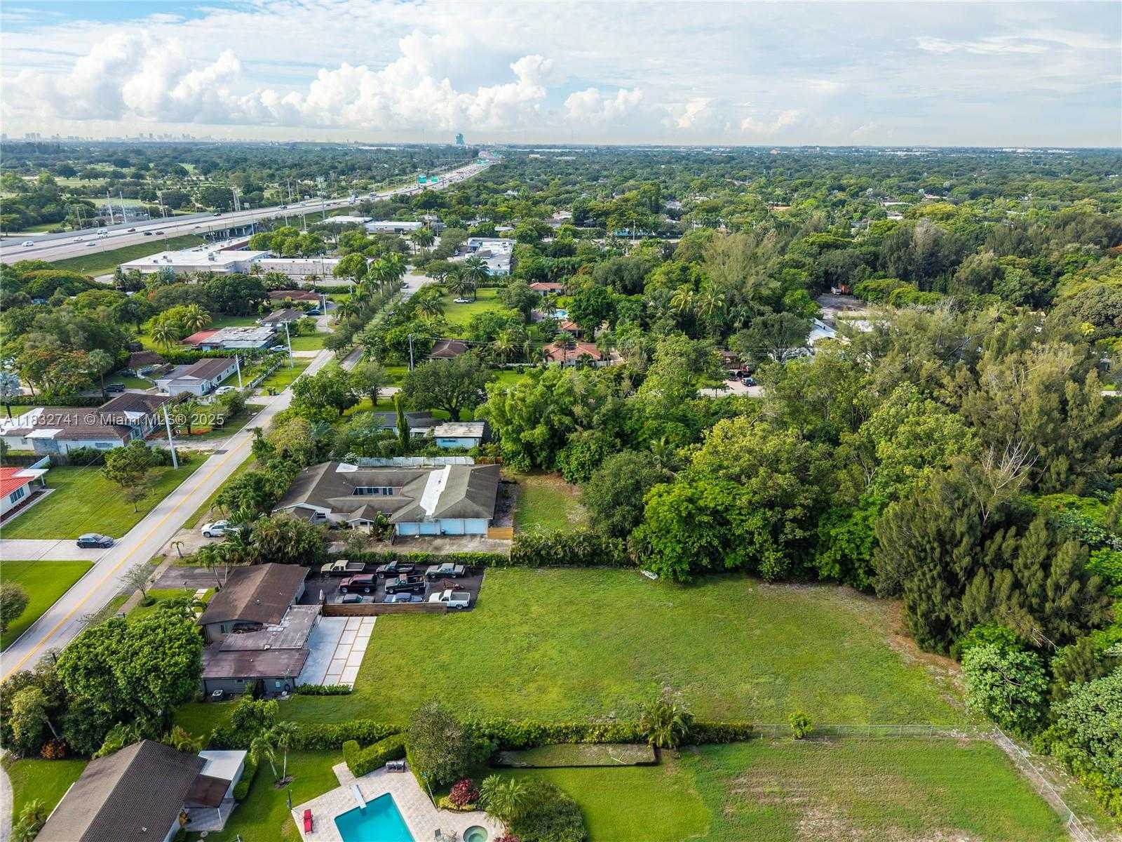 Small Image of 217 EAST ACRE DR, Plantation Number 37