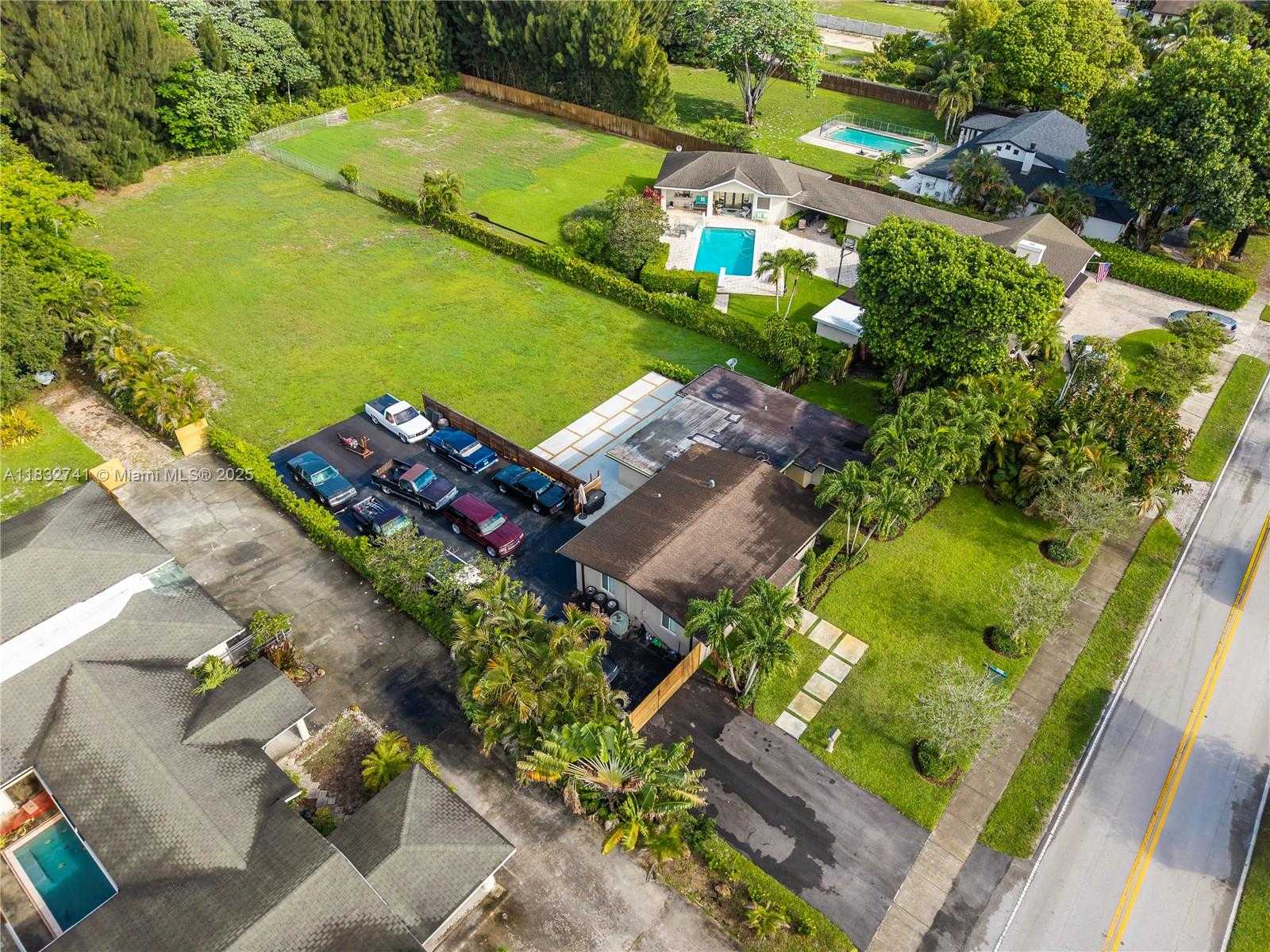 Small Image of 217 EAST ACRE DR, Plantation Number 40