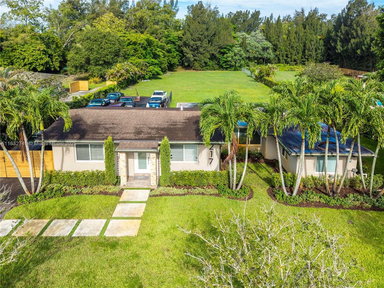 Small Image of 217 EAST ACRE DR, Plantation Number 42