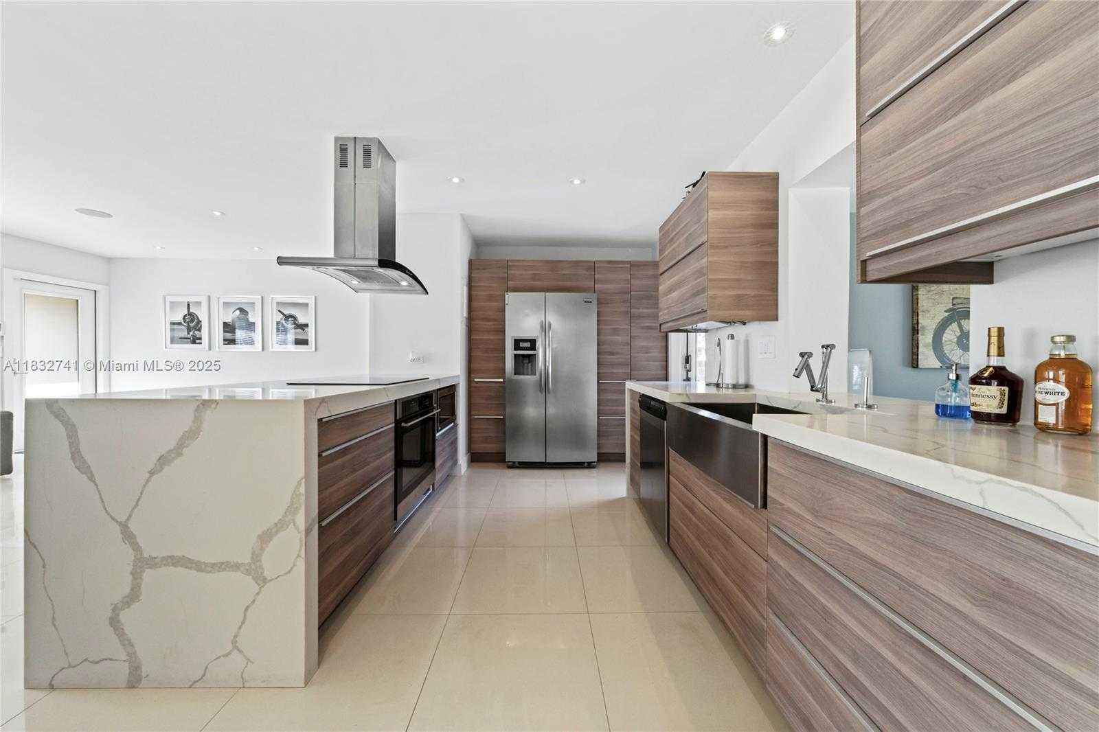 Small Image of 217 EAST ACRE DR, Plantation Number 7
