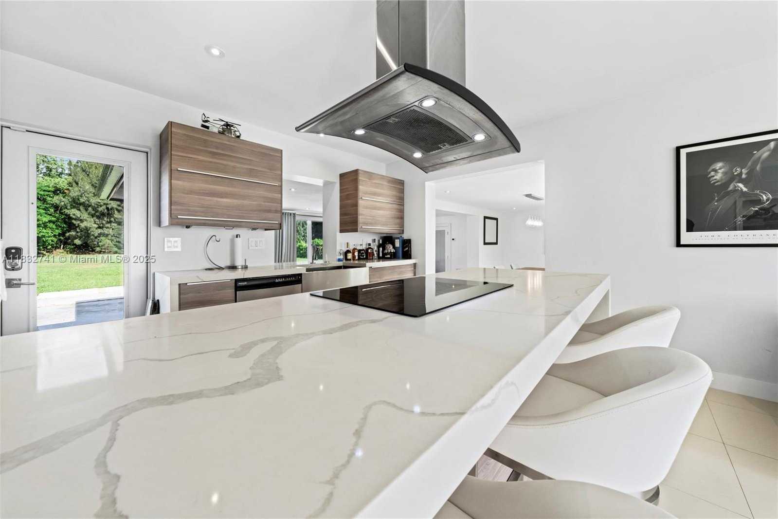 Small Image of 217 EAST ACRE DR, Plantation Number 8