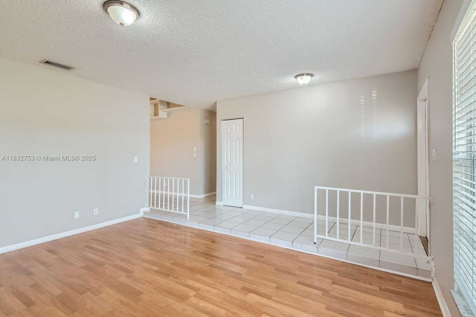 Small Image of 11035 NORTH WEST 27TH ST, Sunrise Number 17