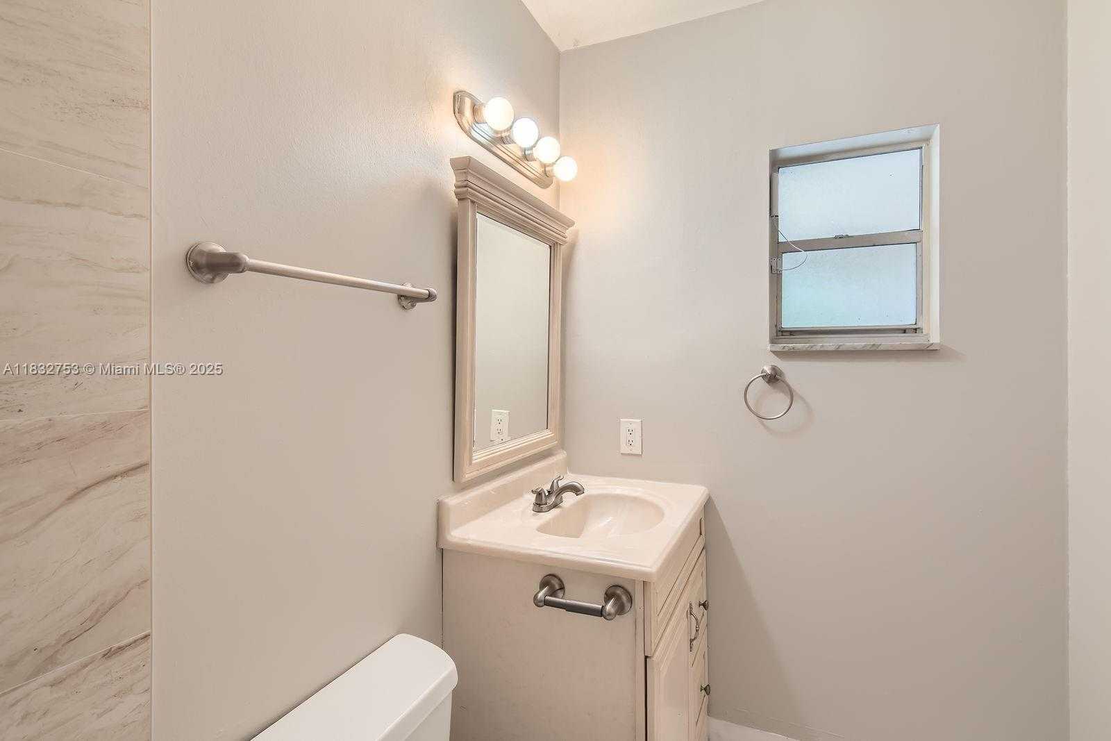 Small Image of 11035 NORTH WEST 27TH ST, Sunrise Number 24