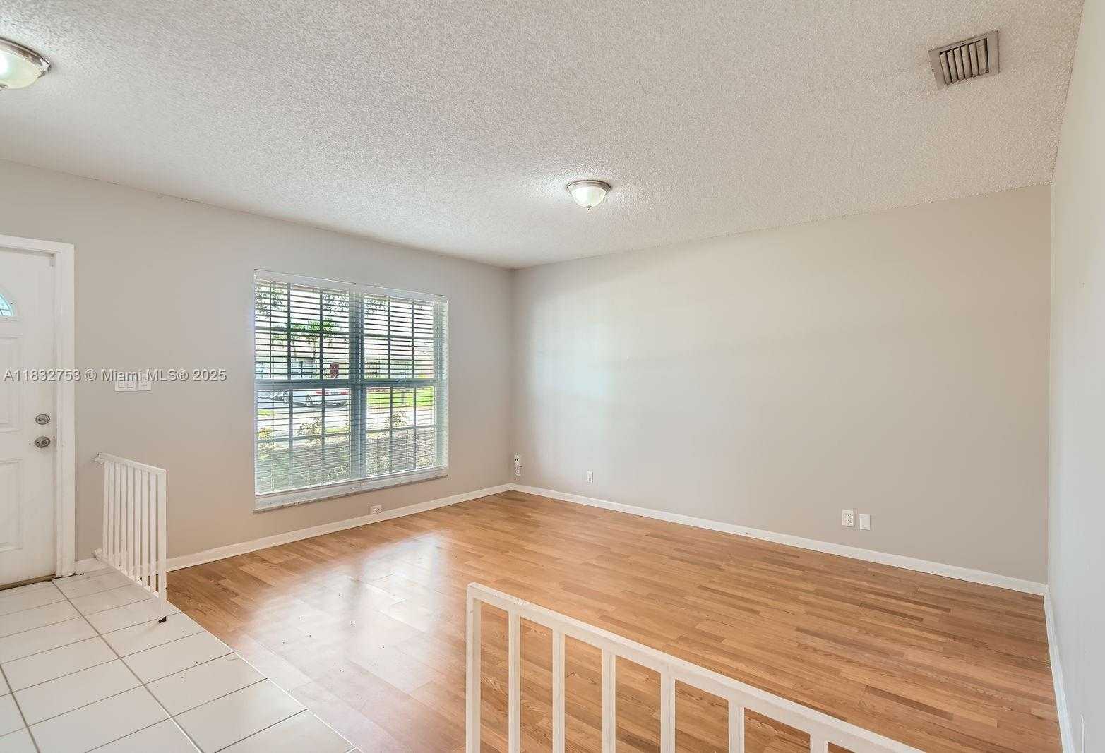 Small Image of 11035 NORTH WEST 27TH ST, Sunrise Number 6