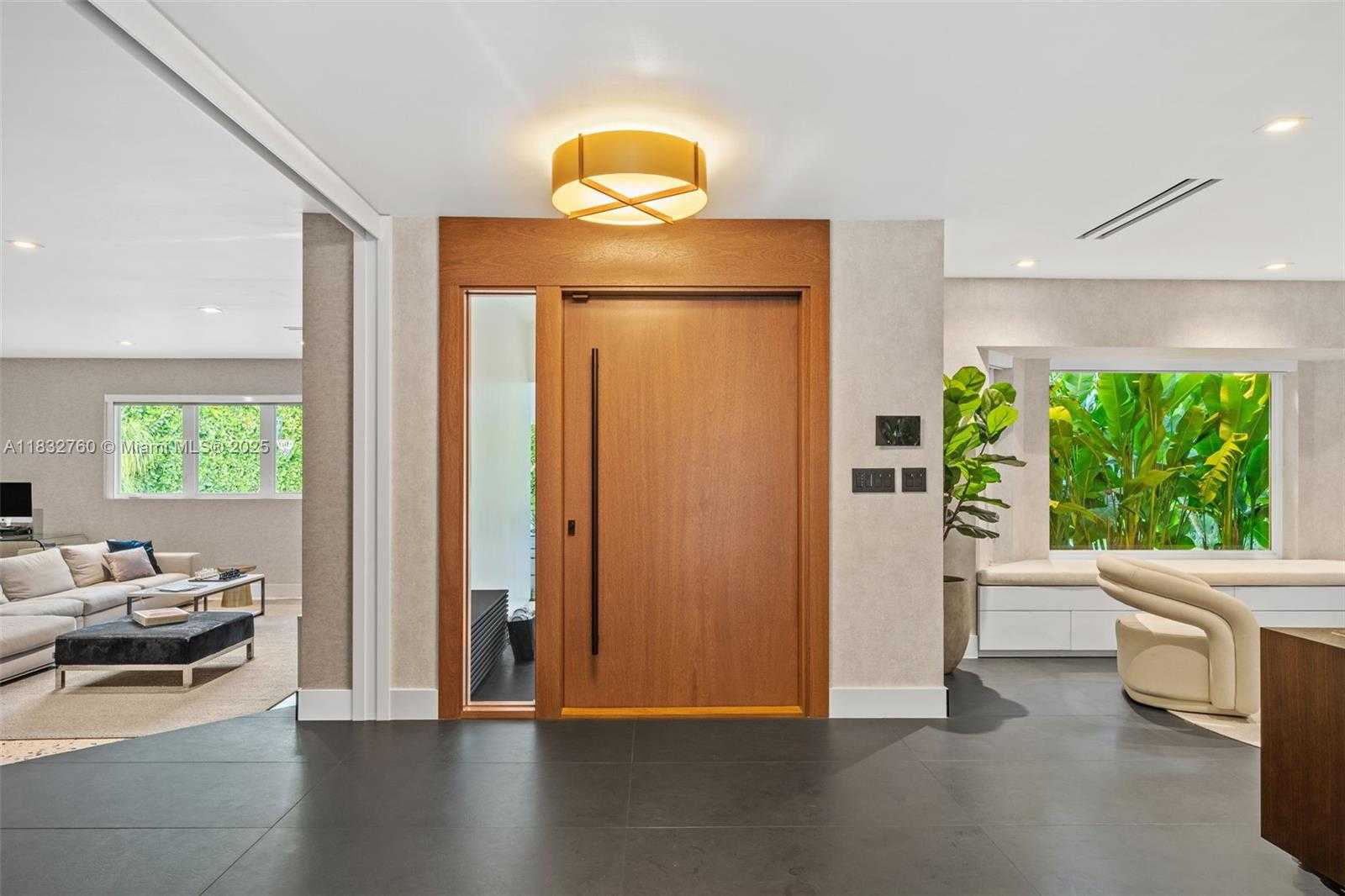 Small Image of 4800 BAY POINT RD, Miami Number 20