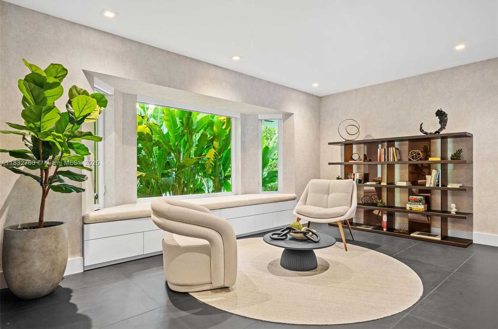 Small Image of 4800 BAY POINT RD, Miami Number 22