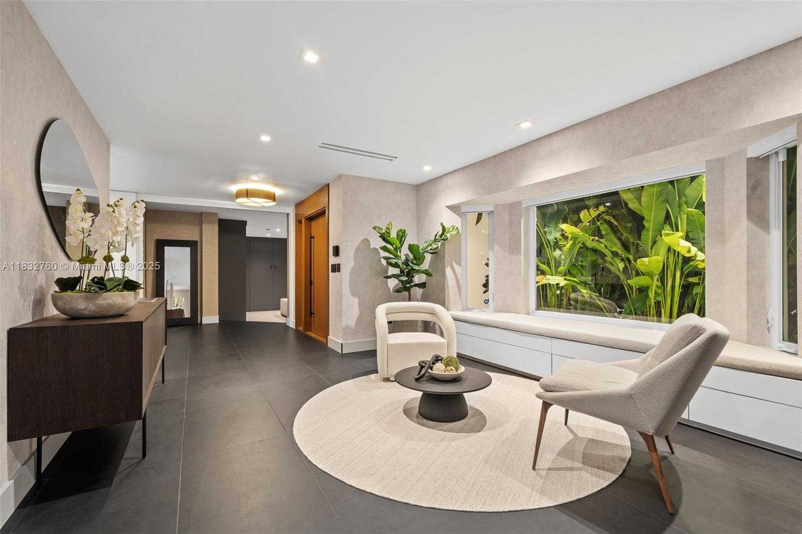 Small Image of 4800 BAY POINT RD, Miami Number 24