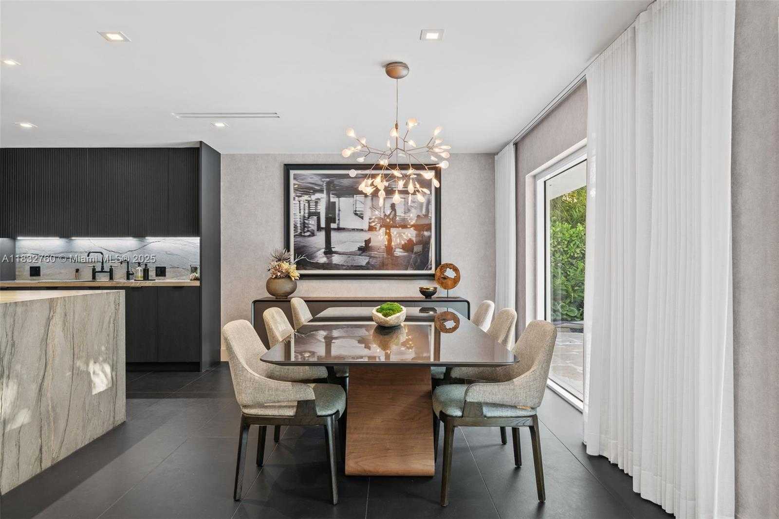 Small Image of 4800 BAY POINT RD, Miami Number 27