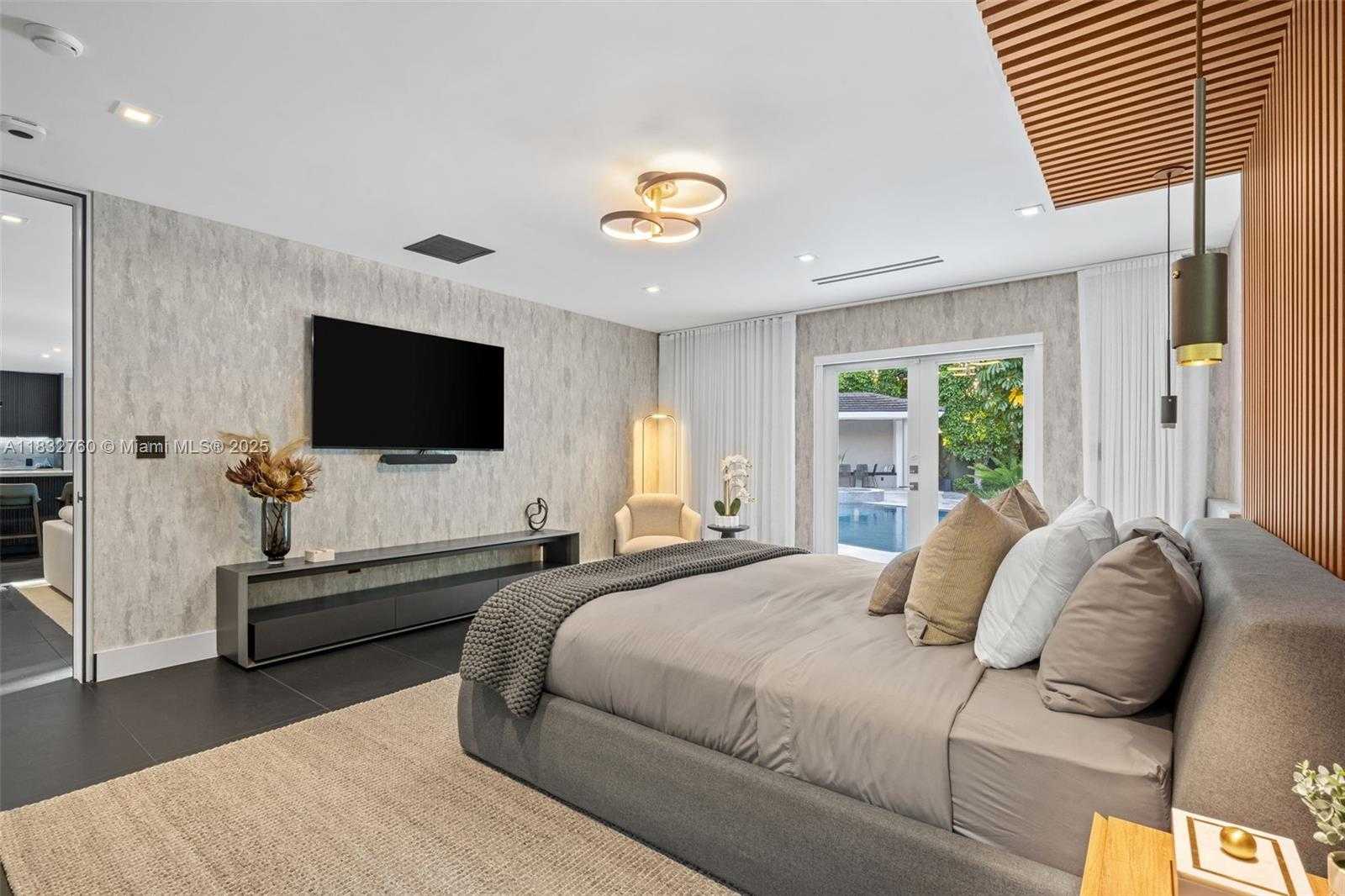 Small Image of 4800 BAY POINT RD, Miami Number 33