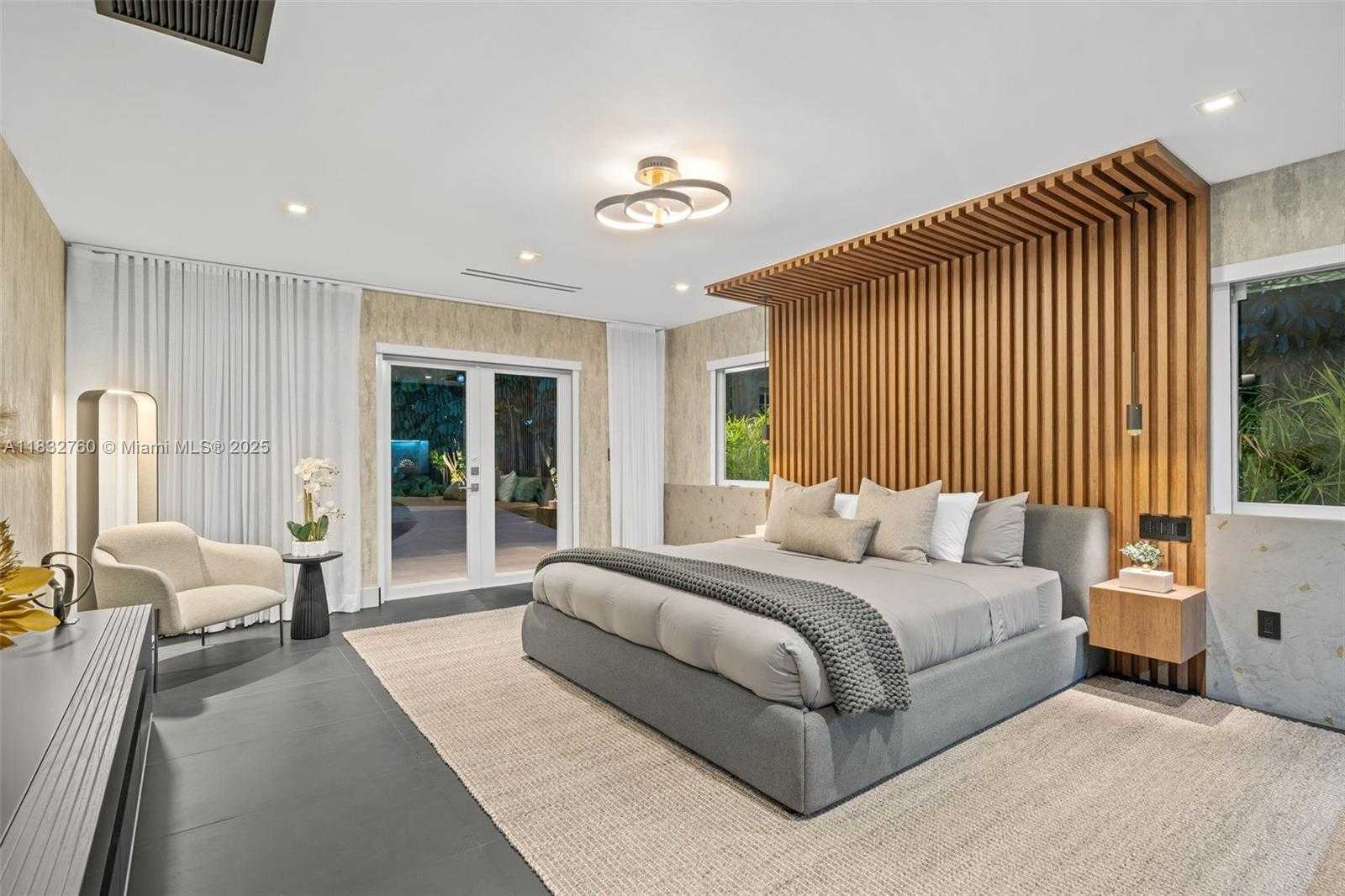 Small Image of 4800 BAY POINT RD, Miami Number 69