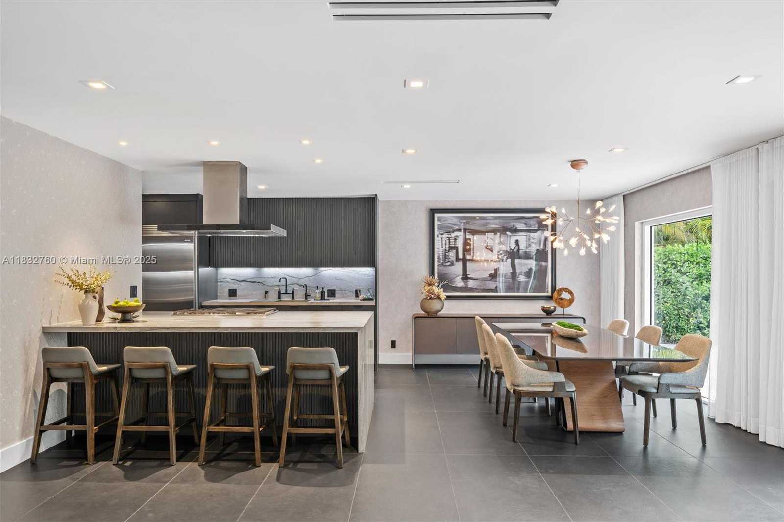 Small Image of 4800 BAY POINT RD, Miami Number 7
