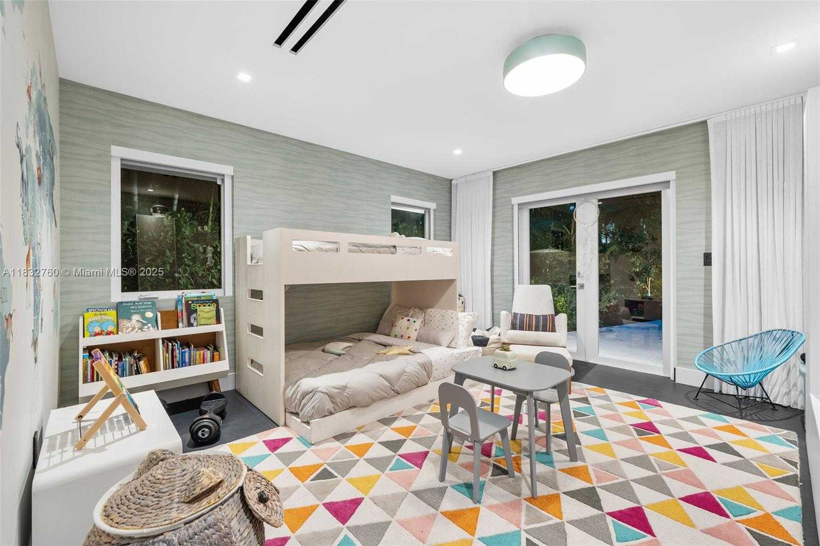 Small Image of 4800 BAY POINT RD, Miami Number 71