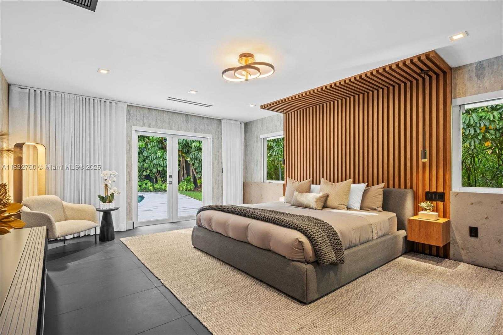 Small Image of 4800 BAY POINT RD, Miami Number 9
