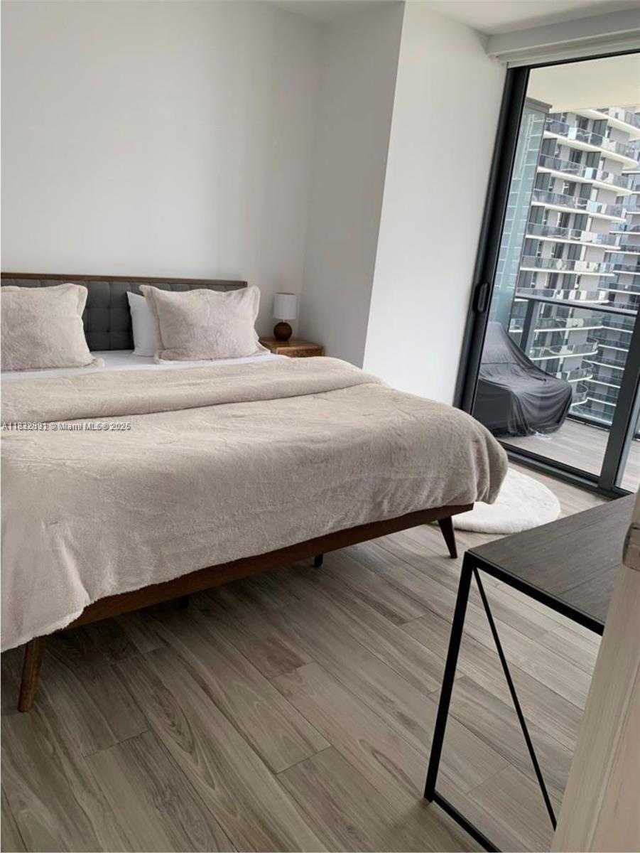 Small Image of 801 S MIAMI AVE, Miami Number 7