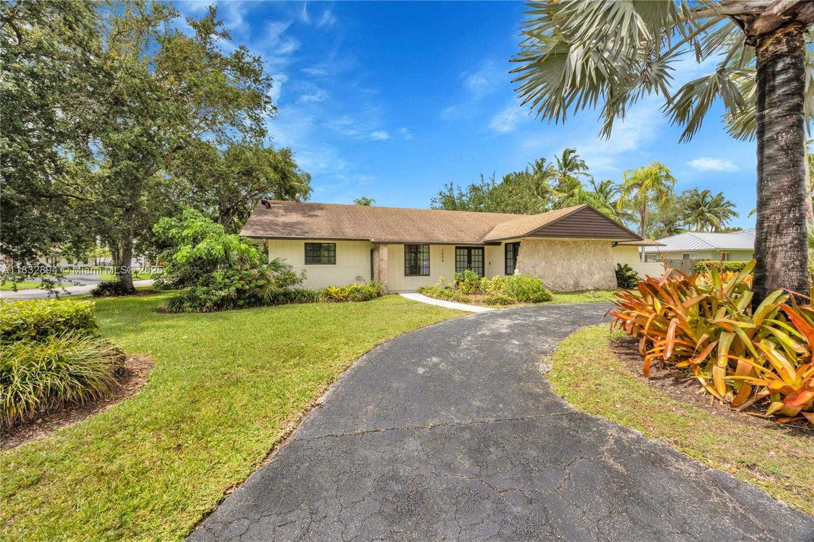 Small Image of 7804 SOUTH WEST 178TH TER, Palmetto Bay Number 3