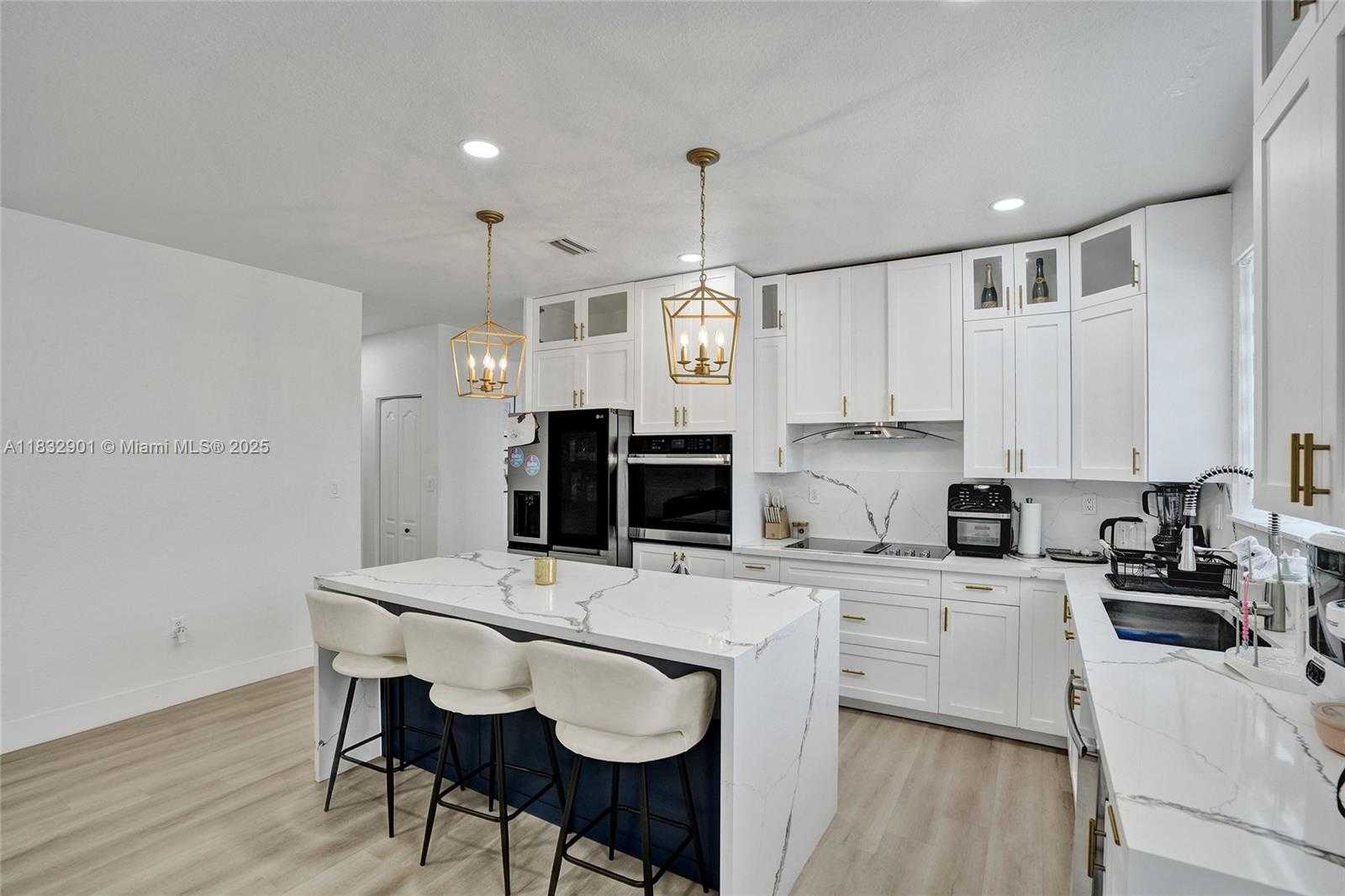 Small Image of 20629 NORTH WEST 12TH CT, Miami Gardens Number 11