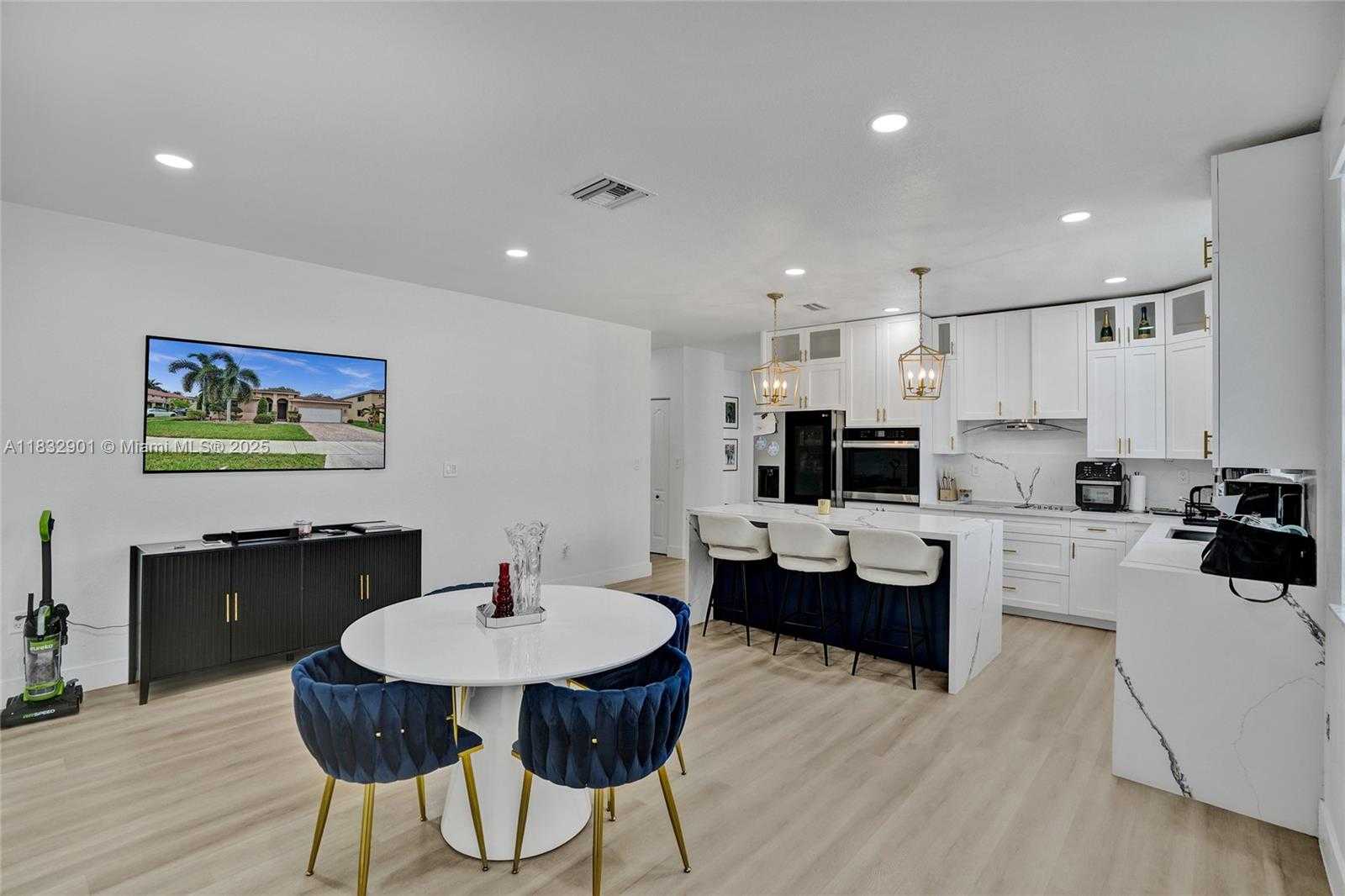 Small Image of 20629 NORTH WEST 12TH CT, Miami Gardens Number 15