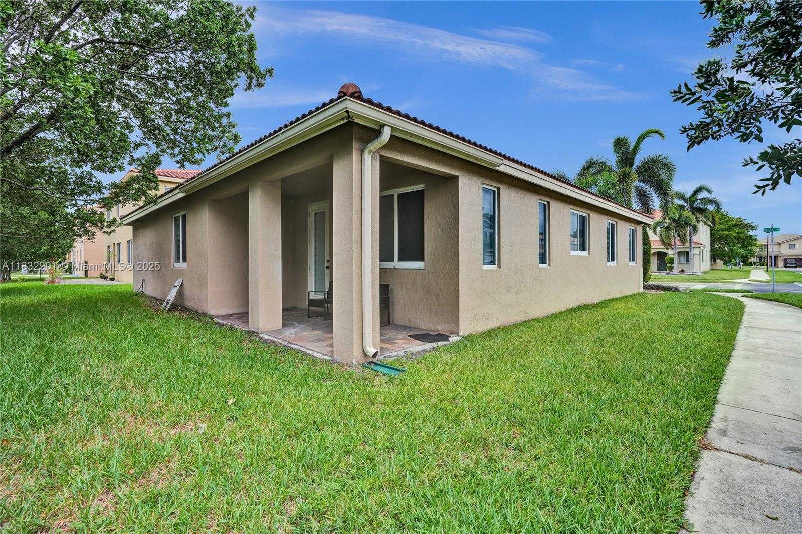Small Image of 20629 NORTH WEST 12TH CT, Miami Gardens Number 4