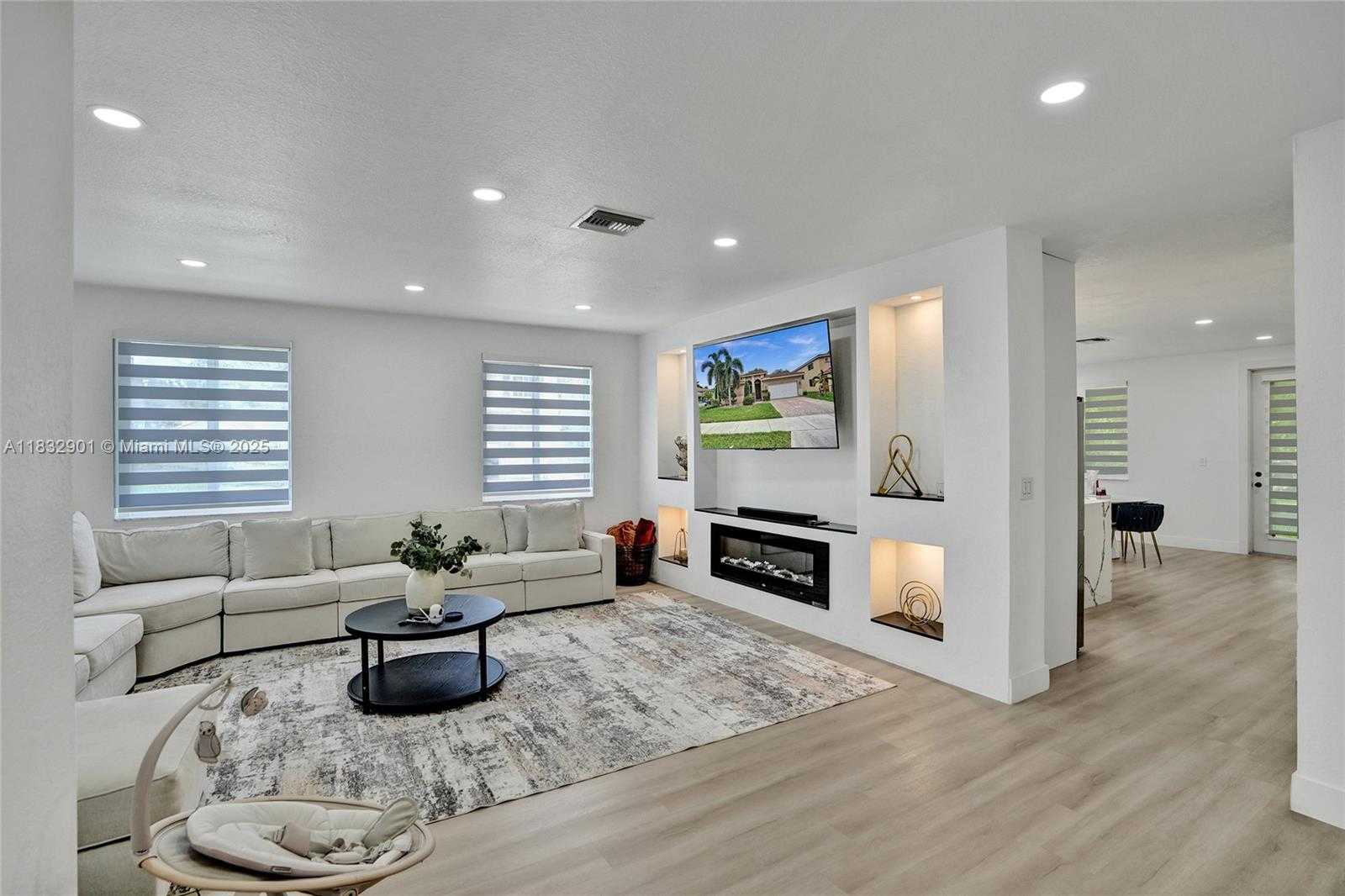 Small Image of 20629 NORTH WEST 12TH CT, Miami Gardens Number 7