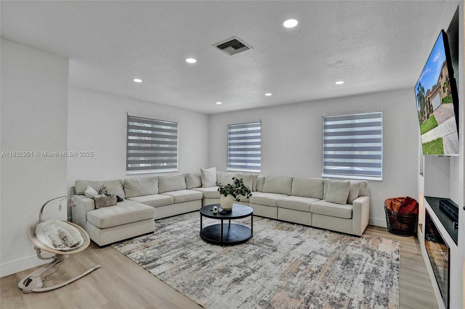 Small Image of 20629 NORTH WEST 12TH CT, Miami Gardens Number 8