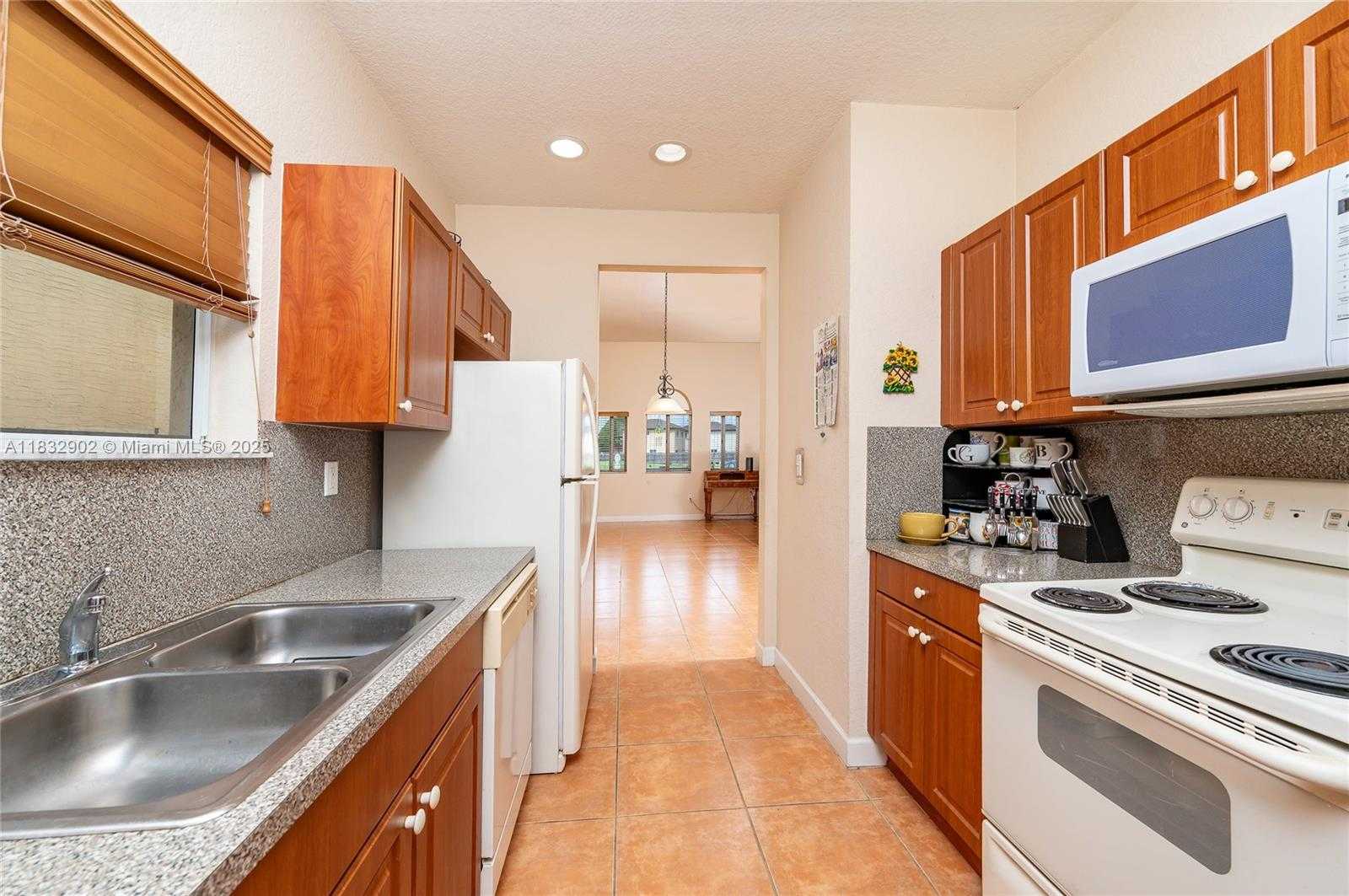 Small Image of 2605 NORTH EAST 41ST CIR, Homestead Number 20