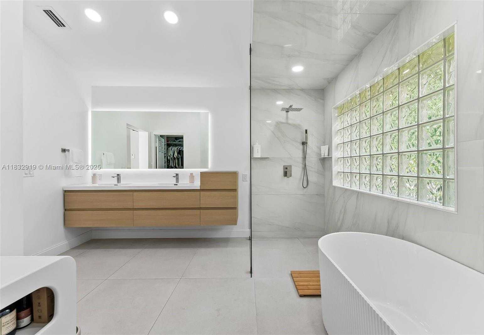 Small Image of 17723 TIFFANY TRACE DR, Boca Raton Number 36