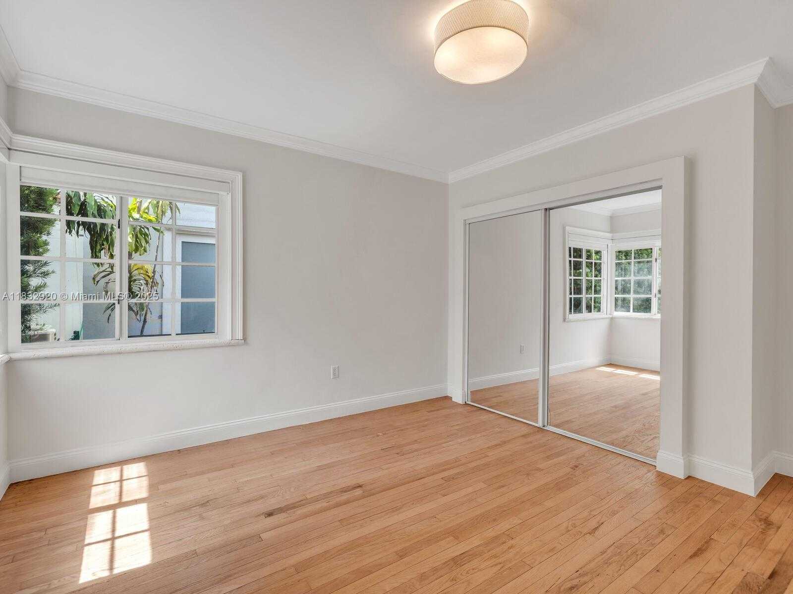 Small Image of 9033 CARLYLE AVE, Surfside Number 24